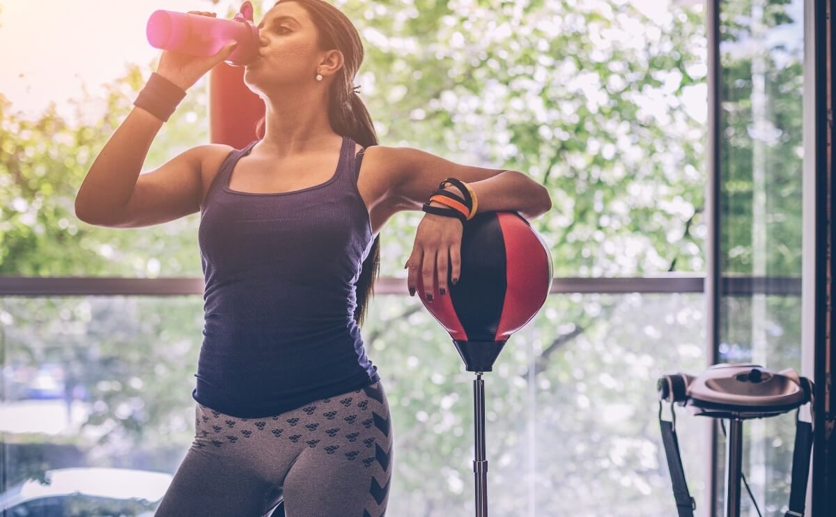 El Agua en el Deporte: Cómo Una Hidratación Óptima Mejora Tu Rendimiento