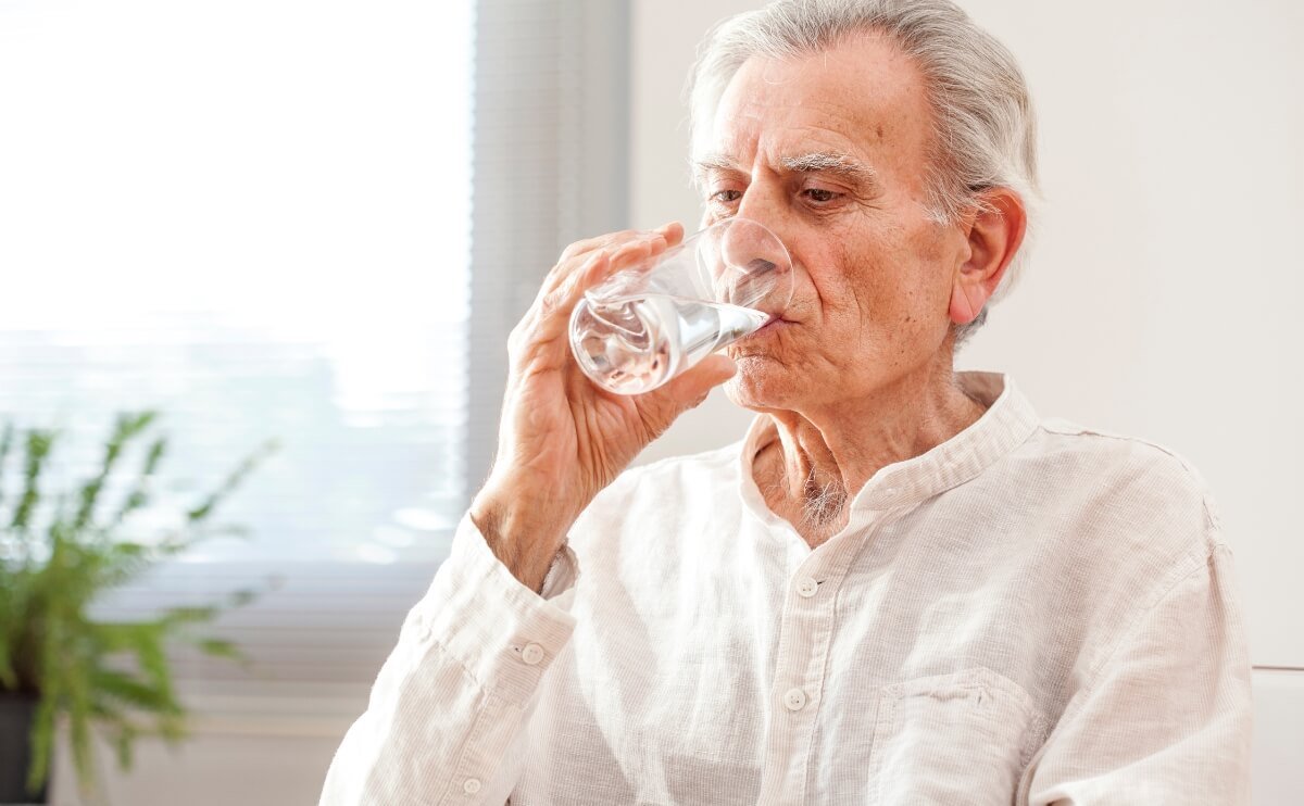 ¿Cuánta Agua Debes Beber al Día Según Tu Edad y Estilo de Vida?