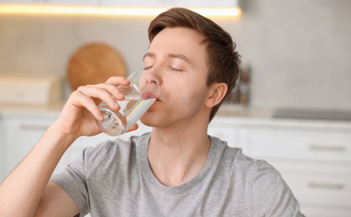 Cómo Influye el Agua en la Digestión y Por Qué es Clave para Tu Bienestar